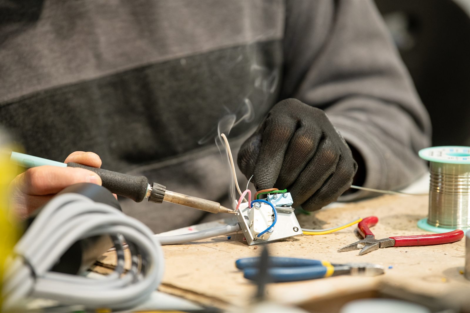 Assemblage des verrous en atelier