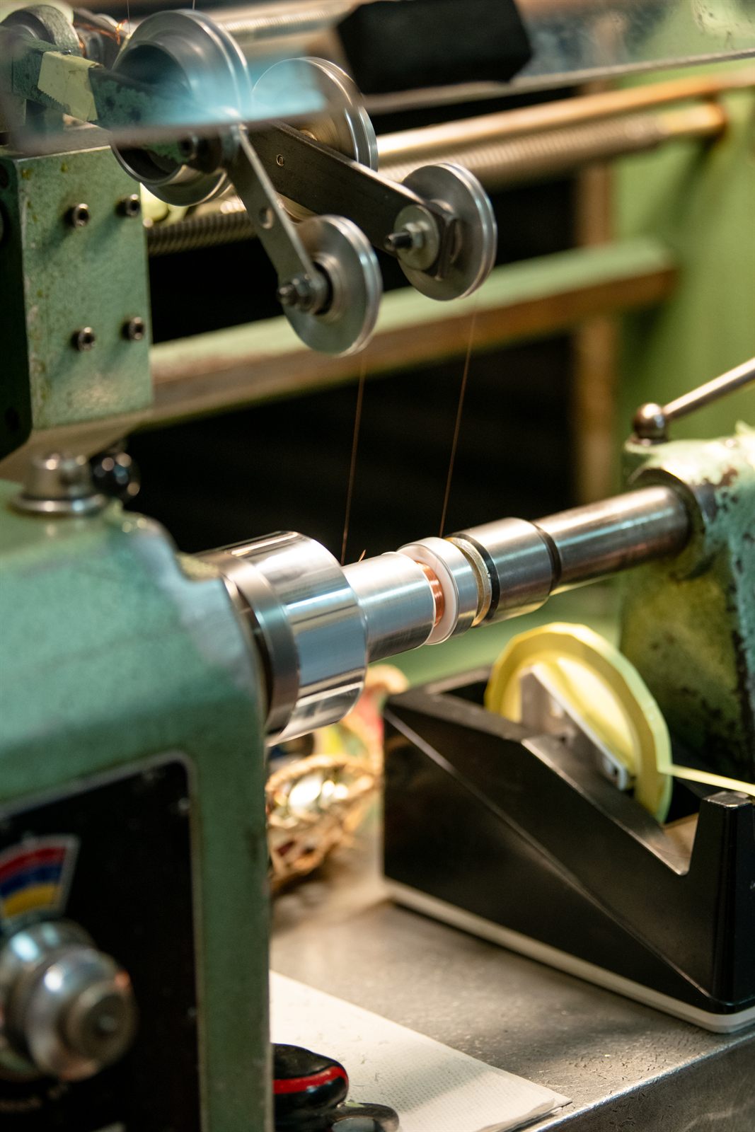 Atelier PERJES,bobinage sur tour