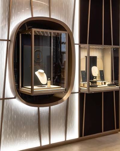Vitrine de bijouterie équipée du Système Light